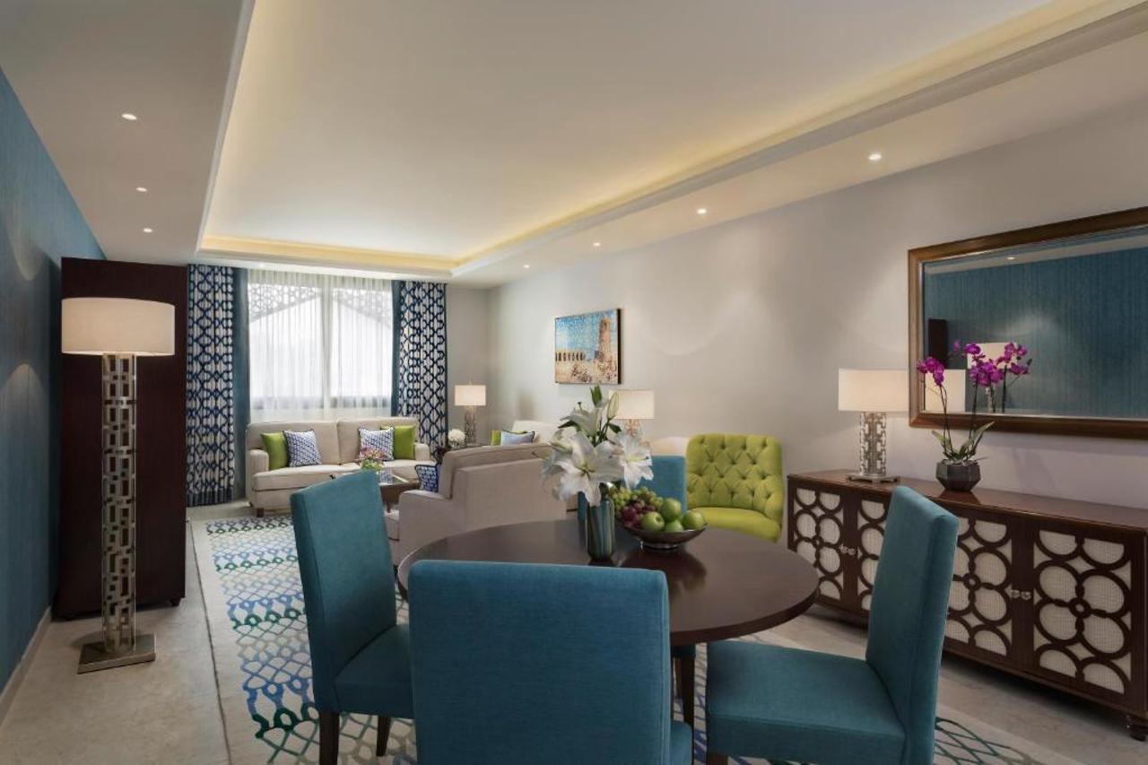 Al Najada Hotel Apartments By Oaks Доха Экстерьер фото